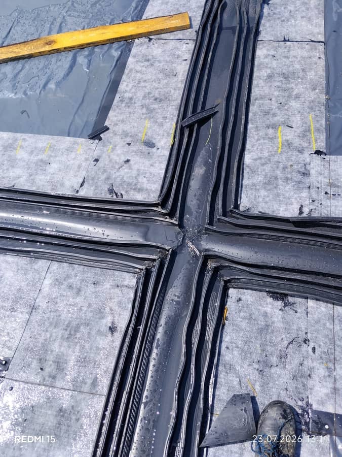 Detal skrzyżowania uszczelnień — dylatacja i przerwa robocza